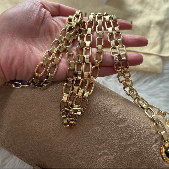 LOUIS VUITTON SAINT-GERMAIN LEATHER HANDBAG - Picture 9 of 11